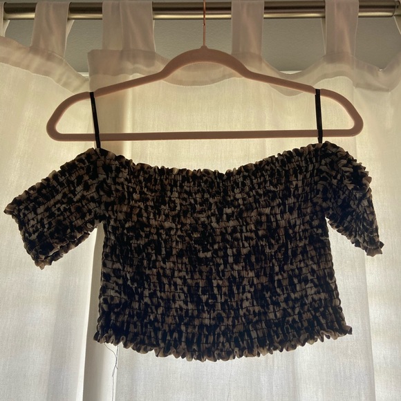 Cheetah Off the shoulder crop top - Picture 2 of 3